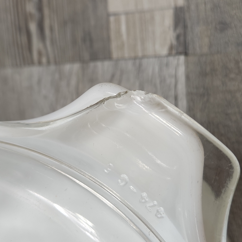 Vintage Pyrex Butterfly Gold Round Casserole Dish with Lid - Picture 6 of 11